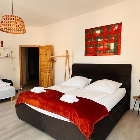 Amao-Brown I Exklusives City-Apartment I 85Qm I Privatparkplatz & Komfort I King-Size Bed Lahr/Schwarzwald Kültér fotó